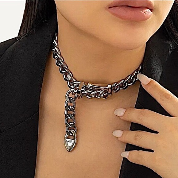 Silver Belt Buckle Design Exaggerated Choker - Picture 3 of 5
